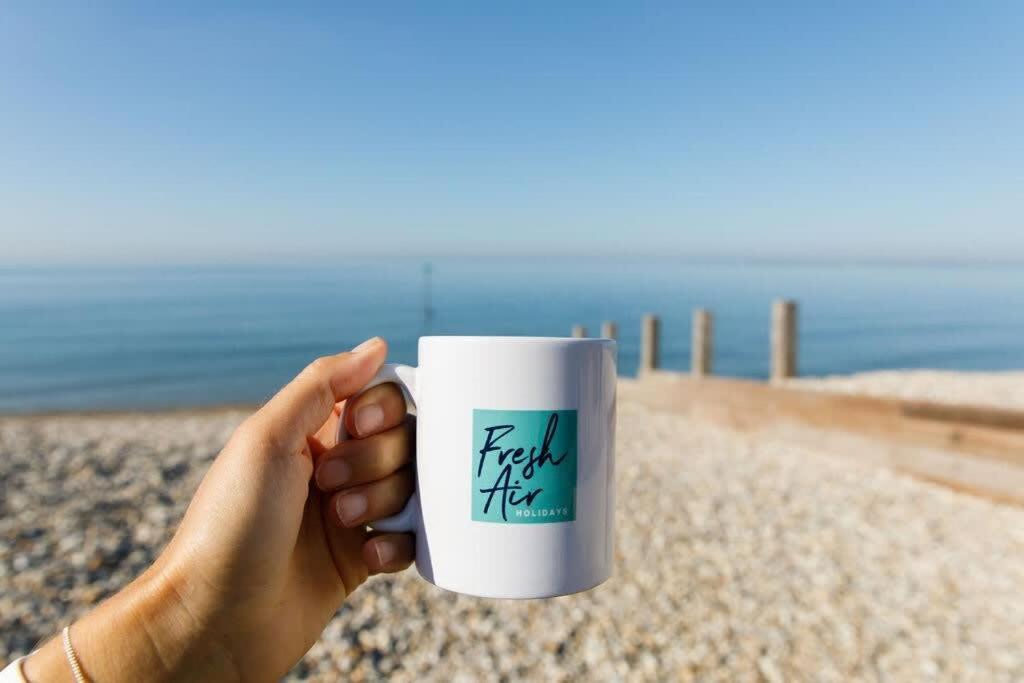 Panoramic Sea Views In Beachfront Apt W Balcony بوغنور ريجيس المظهر الخارجي الصورة